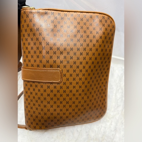 CELINE-Brown Leather Shoulder Bag - Picture 9 of 12